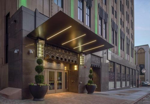Downtown Tulsa Hotel | Tulsa Club Hotel Curio Collection By Hilton