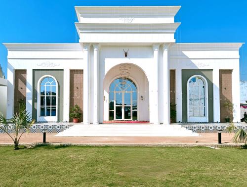 Mau Hotel | Tulsi Resort