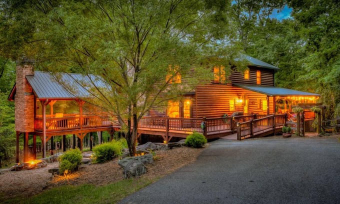 Morganton Cabin | Tumnus Ridge - Mountain View | Super Dog Friendly | Hot tub | Fire Pit