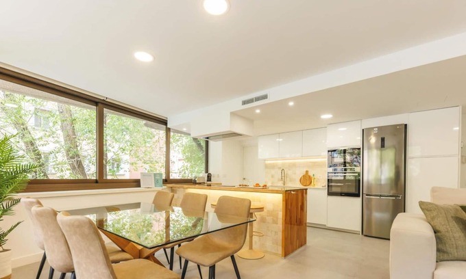 Eixample Apartment | Turbau Entresol A - Holiday Apartment Rental Girona | Bravissimo