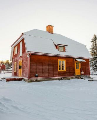 Mora House | Turn-Of-The-Century Villa Near Vasaloppet Trail