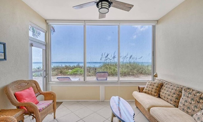 Siesta Key Condo | Turtle Beach, A105 - Gulf front - perfect for couples! Free Boat Docks & WiFi