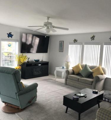 Weeki Wachee Gardens House | Turtle Cove on Weeki Wachee Florida