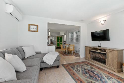 Vilano Beach Apartment | Turtle Hideaway- Walk to Beach & Pier