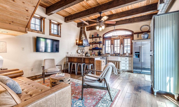 Eufaula Cottage | Tuscan feel with outdoor fireplace and cooking.