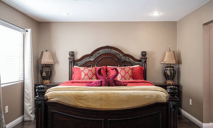 Sunrise Manor House | Tuscan Oasis: Elegance with Comfort. King bed.