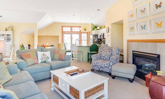 Buck Island House | Twice The Fun I, 5-min walk to Corolla beach, restaurants, & shopping.
