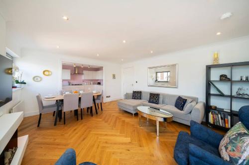 Dundee Apartment | Twin Bridges