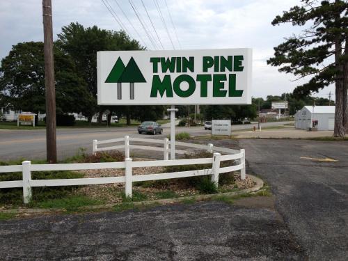 Tipton Hotel | Twin Pine Motel