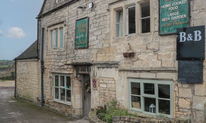 Stroud Cottage | TWIN ROOM, pet friendly in Whiteshill