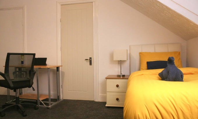 Hartlepool House | Twin-room with Wifi, close to local amenities