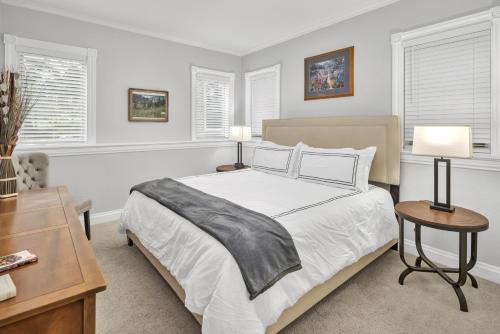 Estes Park House | Twin Sisters Suite - 2 Bedroom, Kitchenette, Hot Tub!