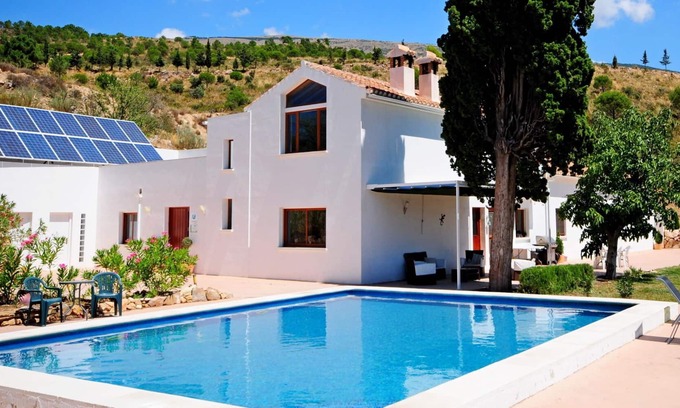 Lecrin Bed & Breakfast | Twin size bedroom in vegetarian B&B within Sierra Nevada Natural Park