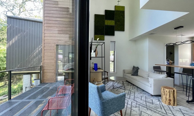 Lancaster Cottage | Twin Sycamore River Cottage, “Serenity”