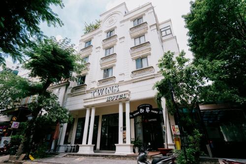 Phu My Hung Hotel | Twins Hotel