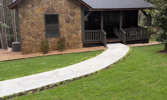 Jasper Cabin | Twisted Pine Cabin in Jasper. Sleeps 2 w/Hot tub & Covered Patio w/gas fireplace