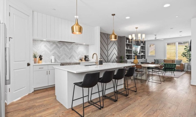 Historic Waverly House | TWO Adjacent Homes by 12 South, Belmont -Sleeps 24
