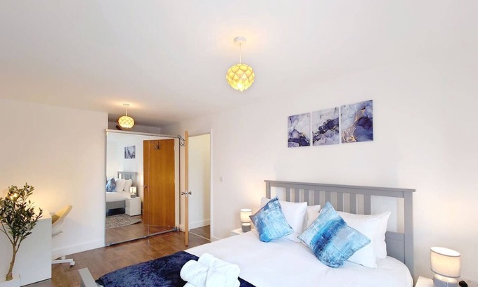 Docklands Apartment | Two Bed Serviced Apartment by London Docklands