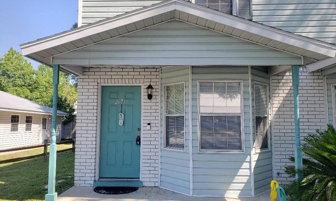 Dunnellon House | Two bedroom/1.5 Bath Townhouse at Rainbow River