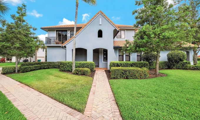 Naples Condo | TWO BEDROOM 2 BATH 2ND FLOOR END UNIT IN ARTESIA-NAPLES