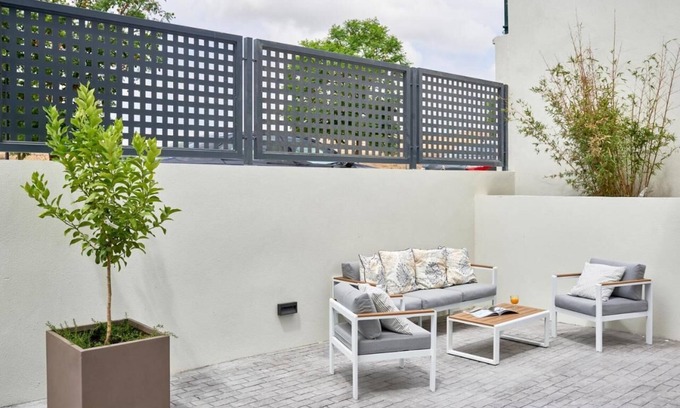 Palmones Apartment | Two-Bedroom Apartment