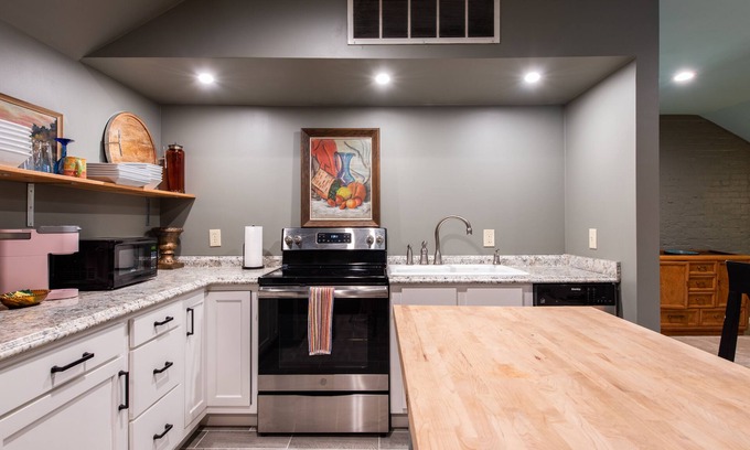 Butchertown Apartment | Two Bedroom Apartment In Historic Nulu Property