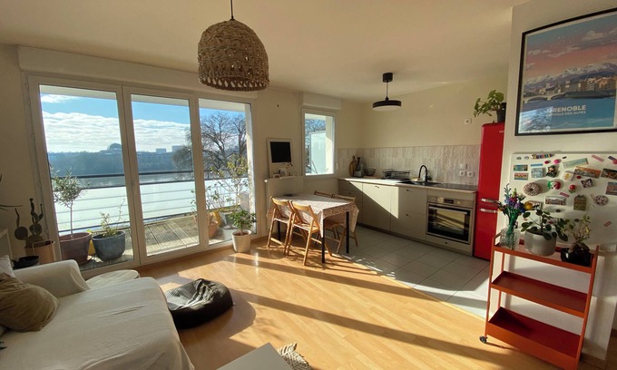 Malakoff Apartment | Two-bedroom apartment with balcony