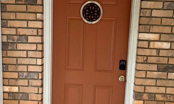 Athens House | Two Bedroom home near UGA - with newly renovated floors!