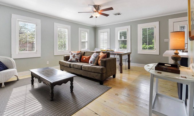 Lafayette Apartment | Two Bedroom Suite features two bedrooms, kitchen, Livingroom, and bathroom.