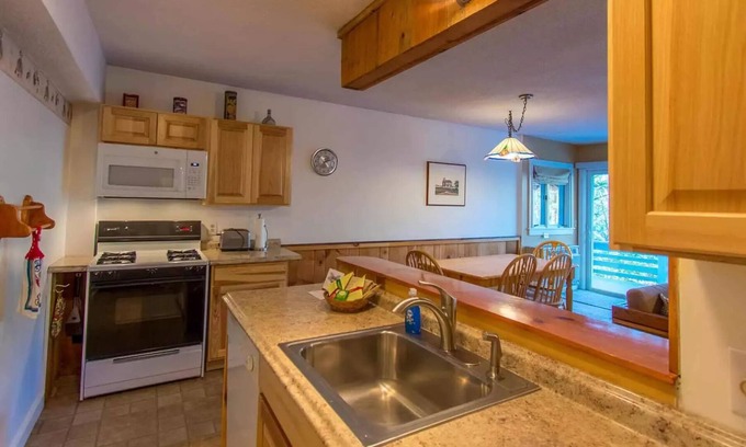 Bartlett Resort | Two bedrooms resort unit at the base of Attitash Mountain Ski Resort
