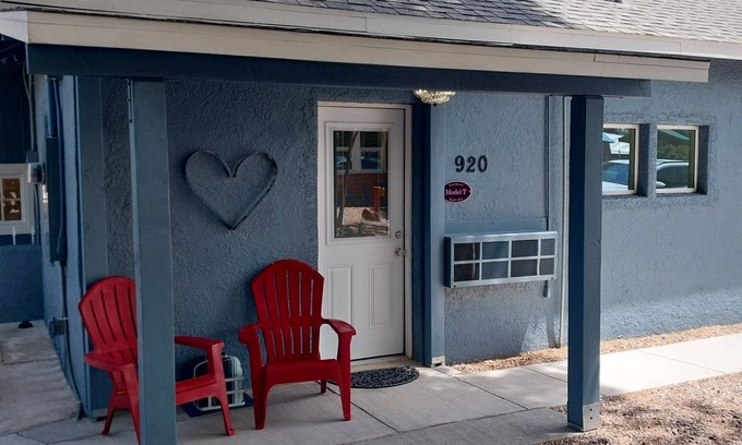 Cottonwood House | Two Block Walk to Old Town Cottonwood
