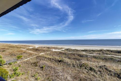 Folly Field House | Two Community pools Queen Bunk Beds Sleeper sofa Bikes & Beach Gear included
