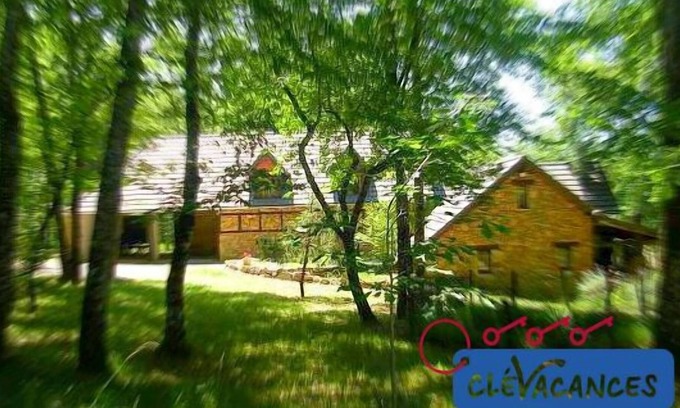 Saint-Cernin-de-Larche Cottage | TWO LODGES AT THE DOORS OF PERIGORD Tel: 06. 28. 94. 29. 50