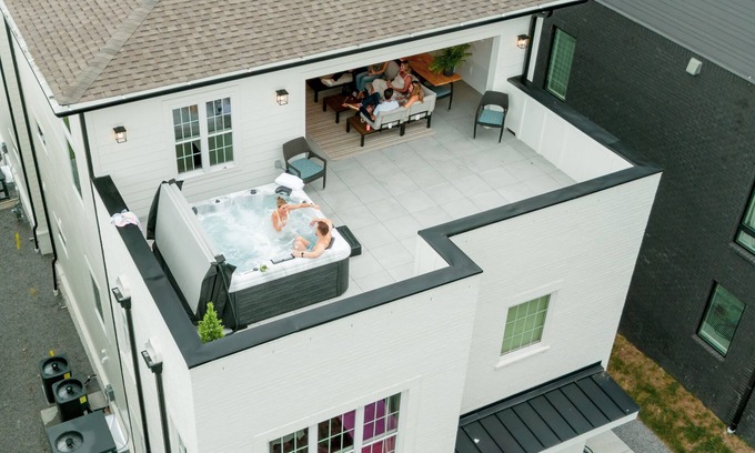 Eighth Avenue House | Two New Homes | 2mi to Broadway| Rooftop HotTub
