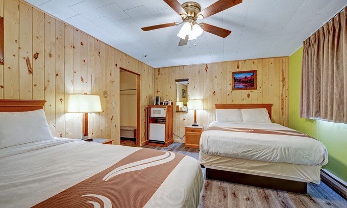 South Fork Apartment | Two Queen Beds Non Smoking at Four Seasons Lodge