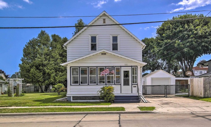 Two Rivers House | Two Rivers Home w/ Yard ~ Half Mile to Beach!