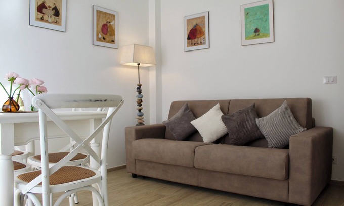 Bordighera Apartment | Two-room apartment surrounded by greenery, with large terrace overlooking the sea and private parking space,