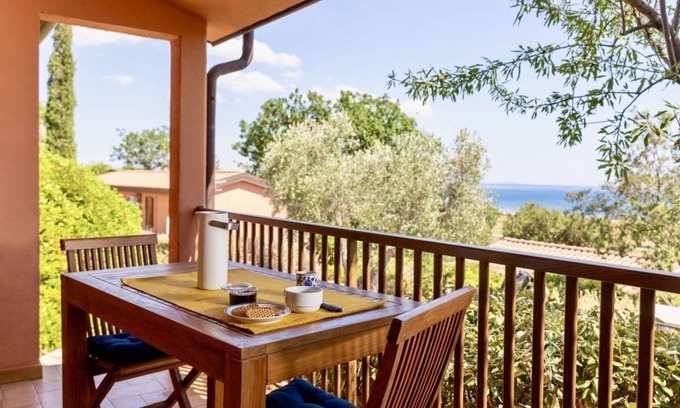 Talamone Apartment | Two-room brick apartment of approximately 35 m2 on the ground floor or first floor with air conditioning surrounded by vegetation, composed of a living room with flat-screen television, two single beds and a kitchenette equipped with stove, fridge with f
