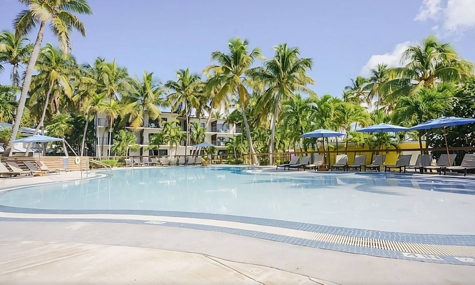 Islamorada Resort | Two Spacious 1BR Suites w/Scenic Pool View | Breathtaking Resort | Free Parking