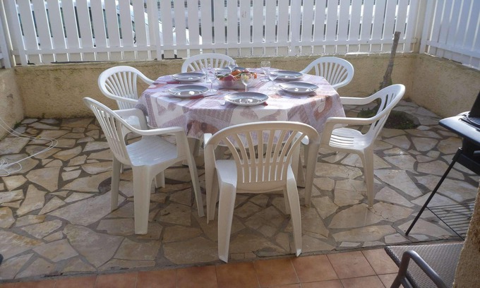 Marseillan Plage Apartment | Two steps from shops and the beach
