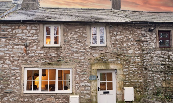 Ingleton House | Two Storrs Cottages by Interhome
