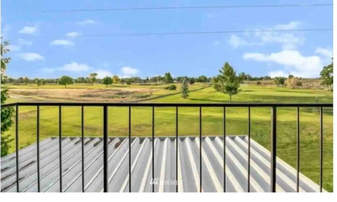 Grant County Condo | Two story condo on a golf course