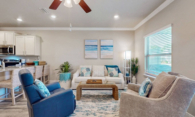 South Pensacola House | Two-story townhome near the beach with WiFi, washer and dryer.