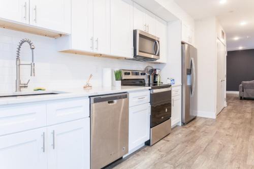 North Philadelphia East Apartment | Twobdrm Spacious Retreat-wd-wifi Freeparkings