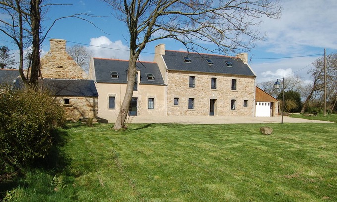 Beuzec-Cap-Sizun House | Typical Breton family home
