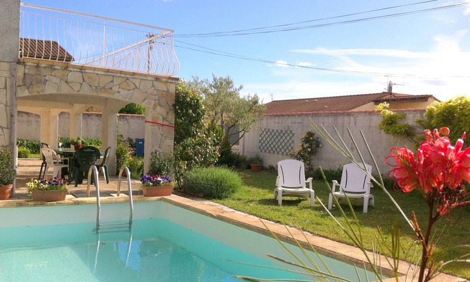 Generac House | Typical Camargue atmosphere: sun, calm, deep swimming pool, independence