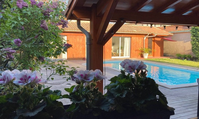 Gujan-Mestras House | Typical cozy cabin 4 pers. - Swimming pool - Garden