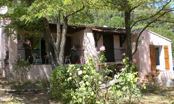 Vins-sur-Caramy House | Typical house with large garden and swimming pool