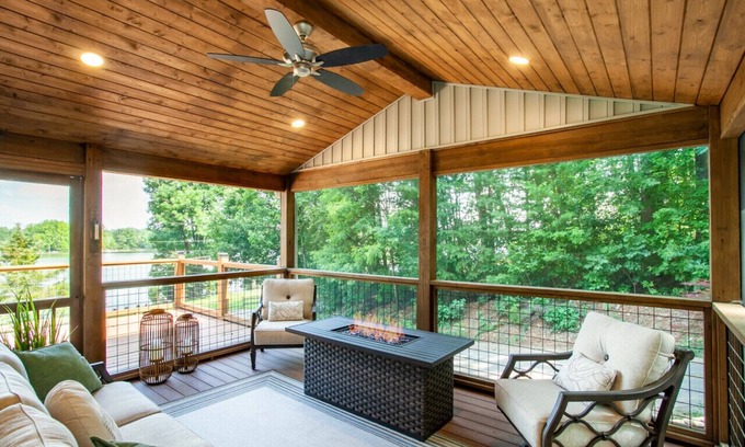 Lenoir City Cabin | Tyrrells Pass - Lake Access w/ Hot Tub & Arcade!