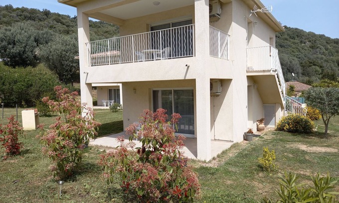 Ajaccio House | U Sole first floor of a villa with communal swimming pool